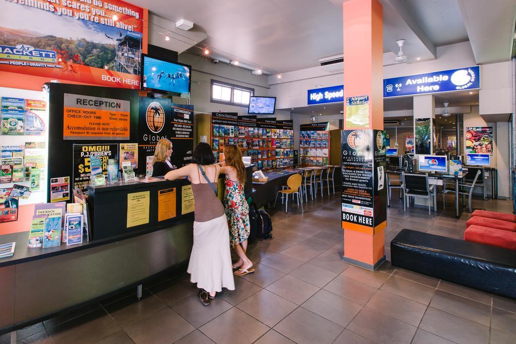 Global Backpackers Cairns Central Екстериор снимка